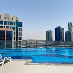 Modern Studio Elite Downtown Residence 1
